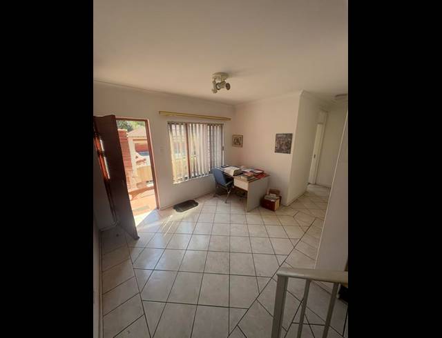 3 BEDROOM APARTMENT FOR SALE IN SANDRINGHAM